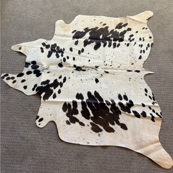Cowhide Rug with Black and White Spots - Picture 3 of 6